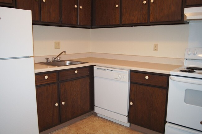 Photo - 700 Lee Dr