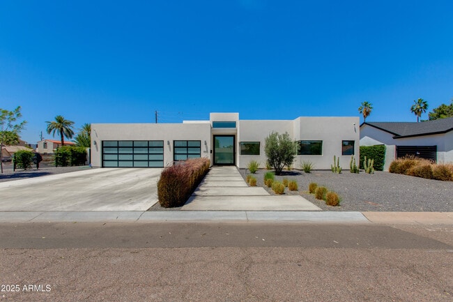 Building Photo - 4002 E Avalon Dr Rental