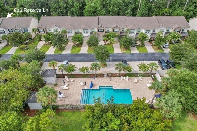 Photo - 802 Reserve Ln