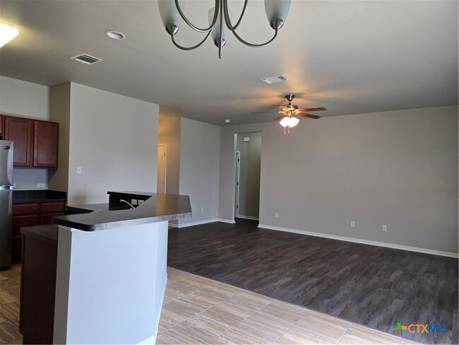 Photo - 1214 Jamestown Dr