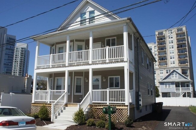 Building Photo - 16 Manor St Unit B