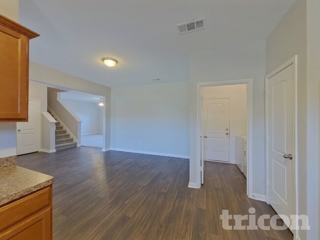 Photo - 1010 Stanwyck Ave