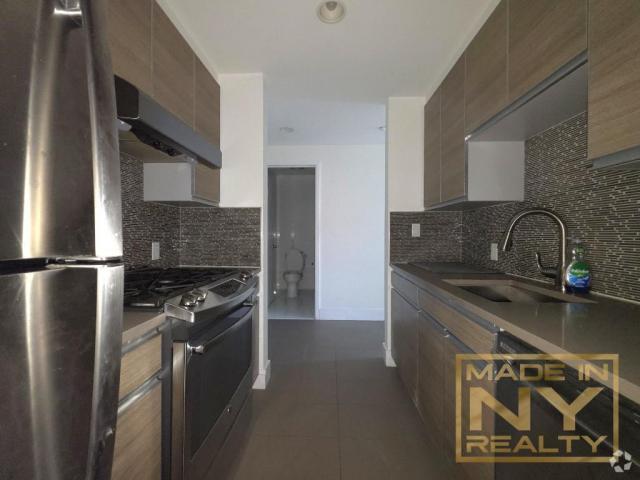 Building Photo - 1 bedroom in REGO PARK NY 11374 Unit 507 Rental