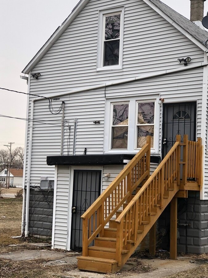 Photo - 229 155th St House