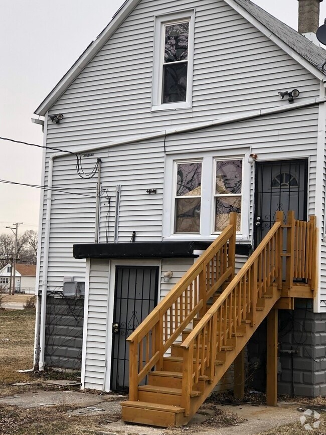 Building Photo - 229 155th St Rental