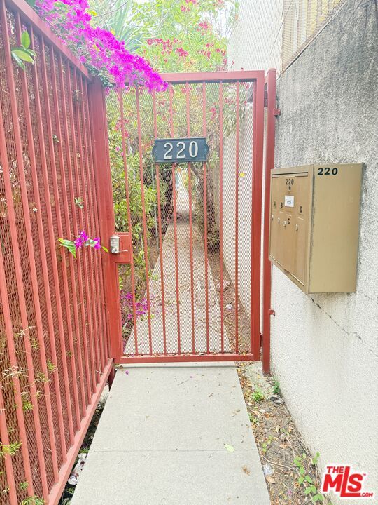 Photo - 220 N Louise St Condo