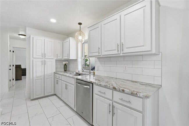 Photo - 1446 SE 13th St