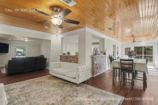 Photo - 412 Woodland Park Dr