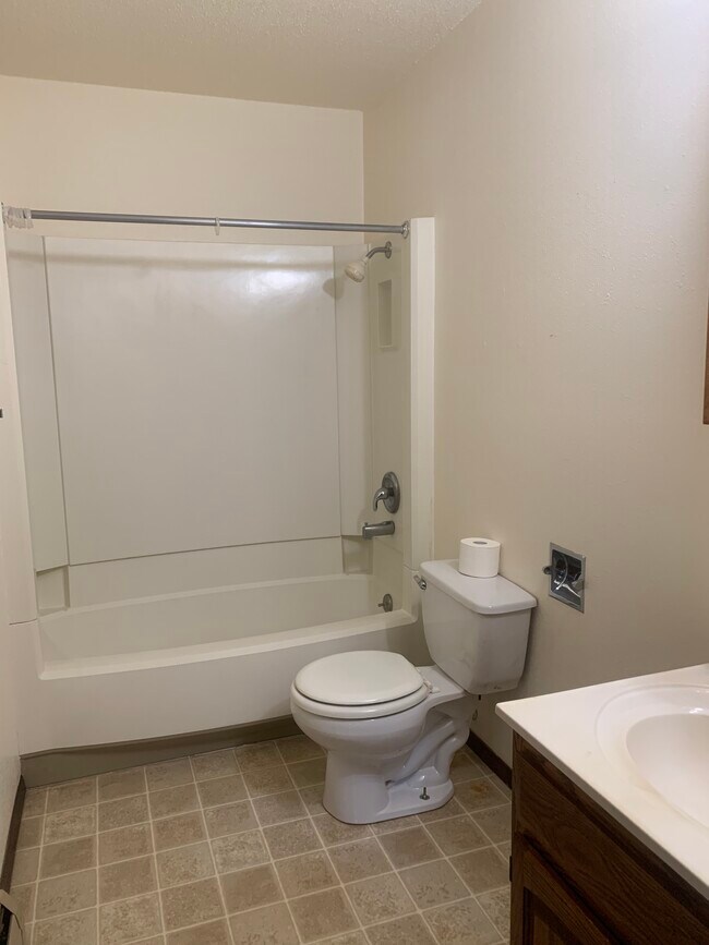 Photo - 205 Columbia St Unit Strum Apartments