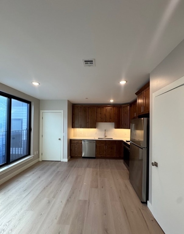 Building Photo - 400 W Broadway Unit 504