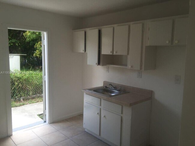 Photo - 726 21st St Unidad 2