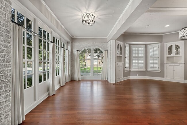 Photo - 2 Bedroom, 2 Bath Tudor on the M Streets!