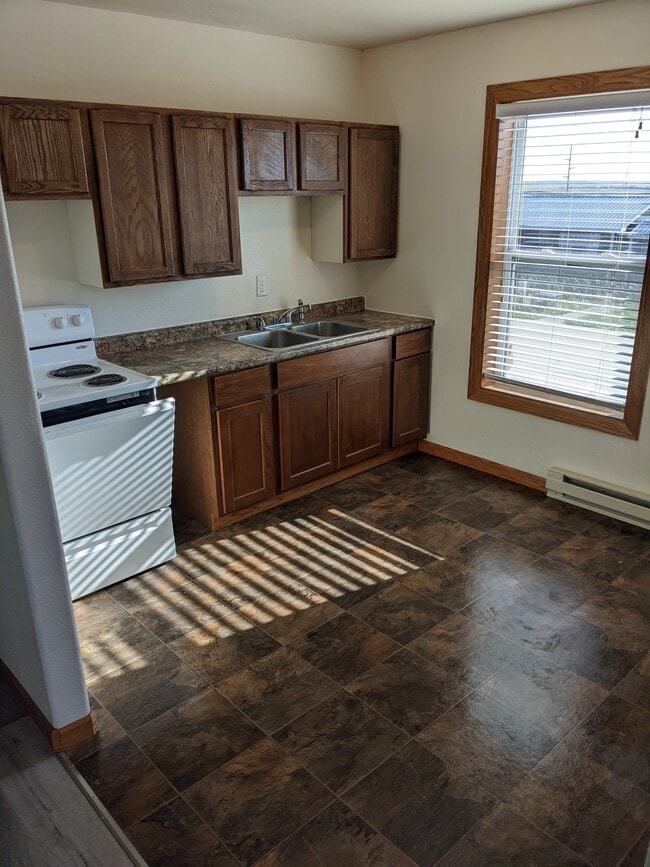 Building Photo - 1114 Roth Ln Unit 2