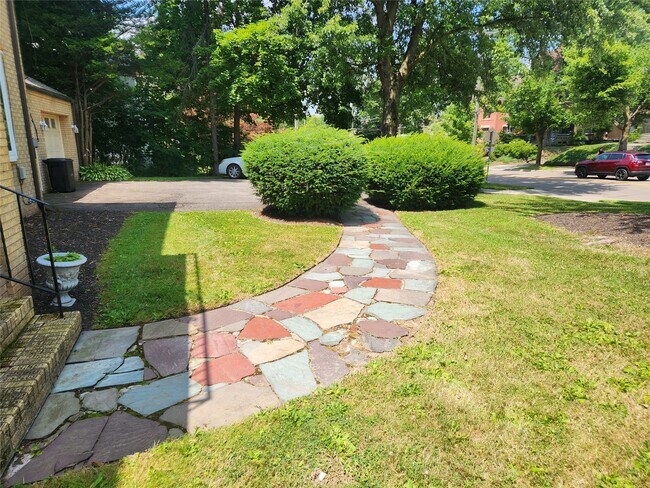 Photo - 77 Riverside Dr