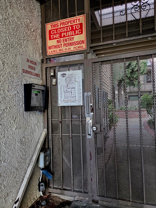 Photo - 15511 Sherman Way Unit 11