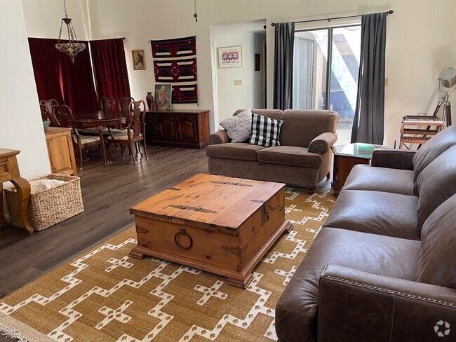 Bright cozy living room - 1413 Coyote Rd Rental