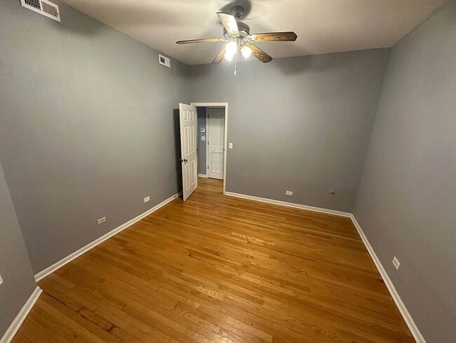 Photo - 1032 W Leland Ave Unit 3S