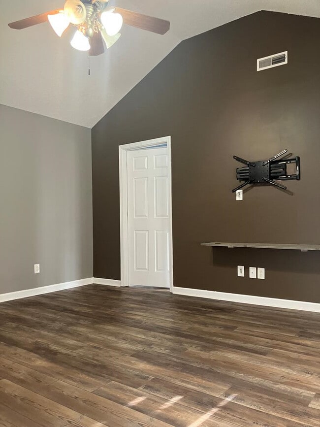 Photo - 2745 Navigator Cir