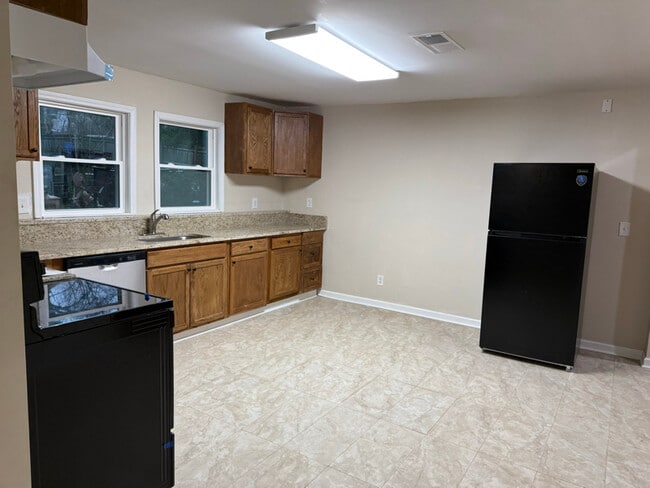 Photo - 18 Bay St NE