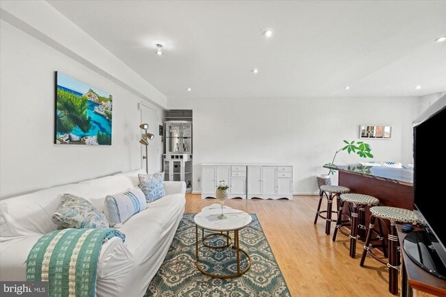 Building Photo - 2500 Q St NW Unit 330