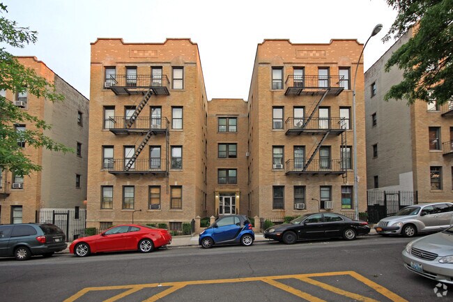 Photo - Crescent Street Apartments