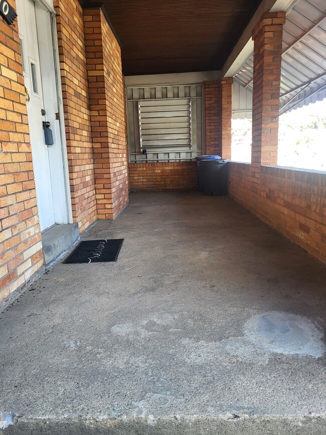 Photo - Newly renovated 3 bedroom house in Brookli...