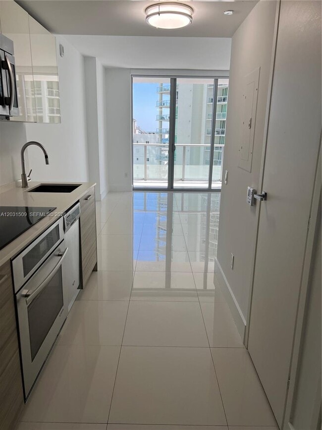 Photo - 1300 Brickell Bay Dr Unit 1606