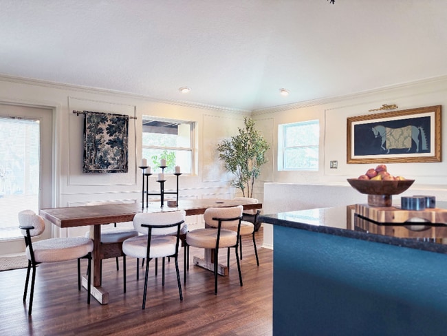 Photo - 405 North Blvd W