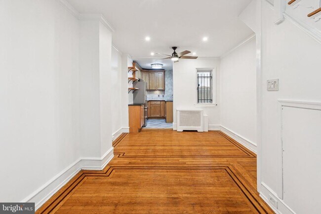 Photo - 1830 Manning St