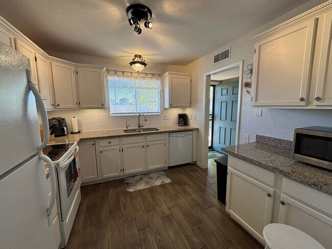 Photo - Fantastic Summer Getaway, Short Term Furnished In 45+ Active Adult Resort Community Available Sta...