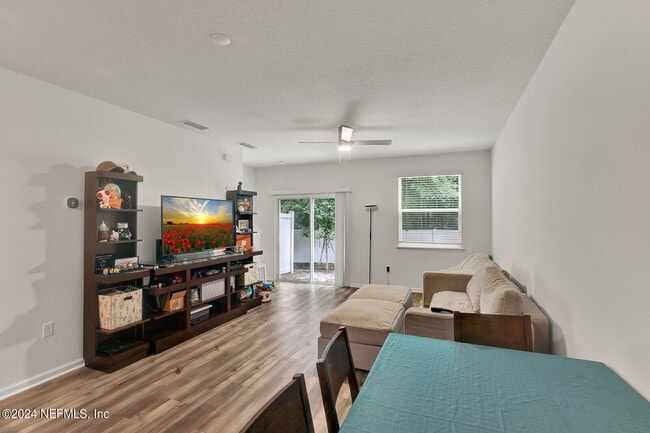 Photo - 11833 Junegrass Rd