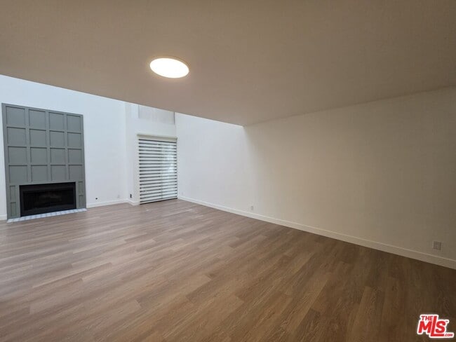 Photo - 1421 Greenfield Ave Unit 3