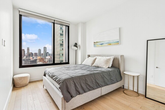 Photo - 45-30 Pearson St