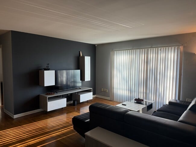 Photo - 1710 Dempster St Unidad A