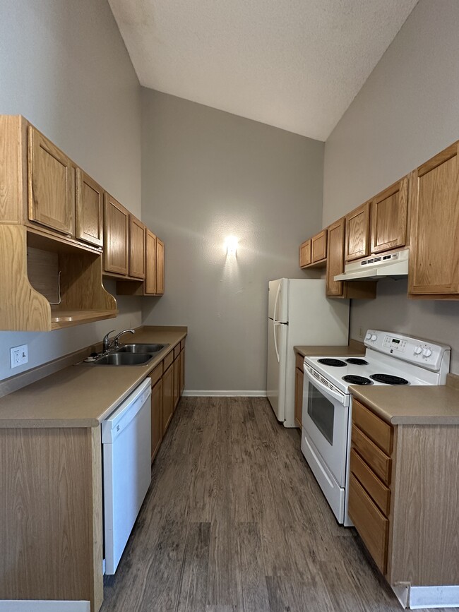 Photo - Sycamore Gardens Apartments