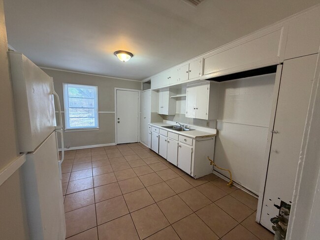 Photo - 1344/1346 Shamrock Unit 1346 Shamrock St