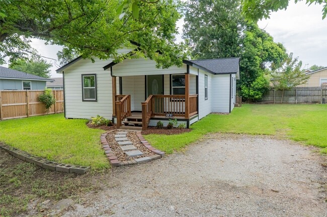 Photo - 130 E Bernard St