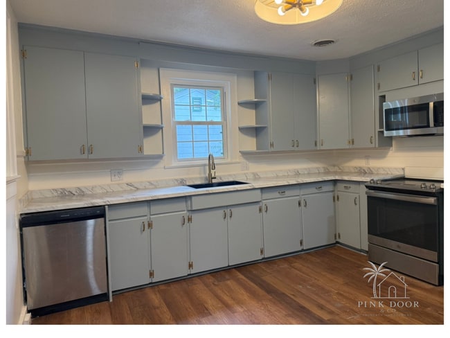 Photo - 2686 Poplin Ave