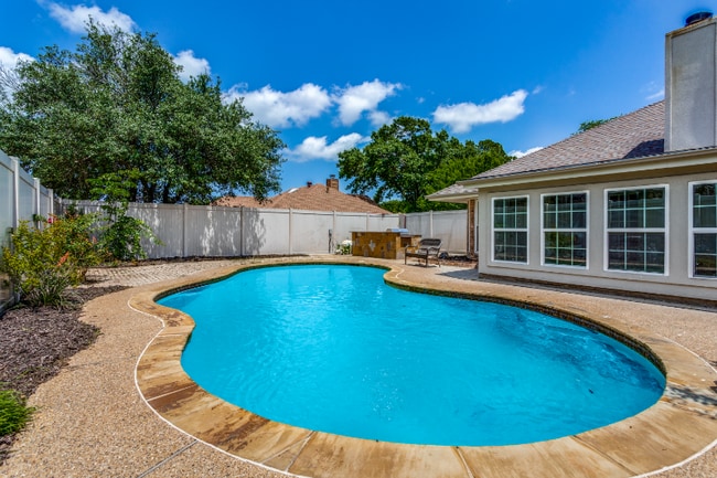 Photo - 105 Douglas Dr