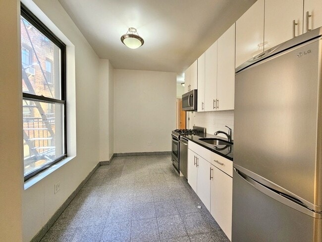 Photo - 652 W 163rd St Unit 41