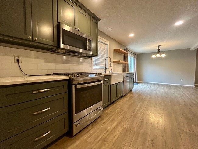 Photo - Welcome to this charming 3-bedroom, 2.5-bathroom house located in Vancouver, WA!