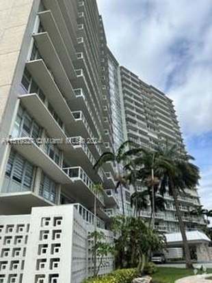Building Photo - 2451 Brickell Ave Rental