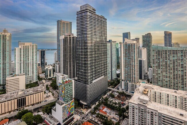 Photo - 55 SW 9th St Unidad 3906