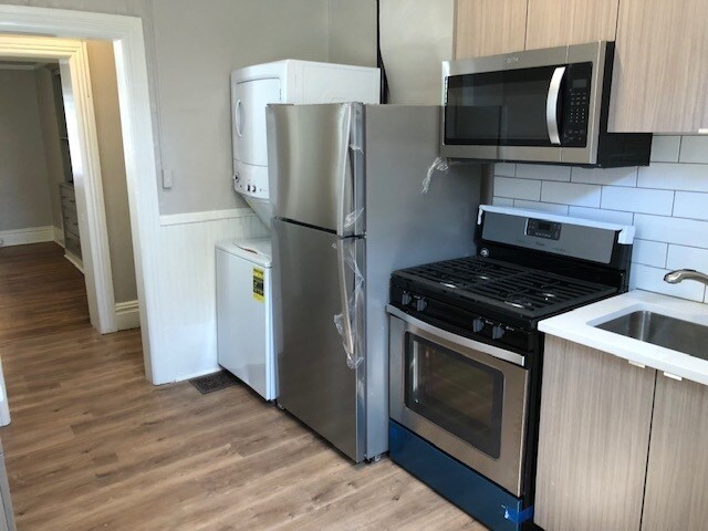 Photo - 10th and Emerson