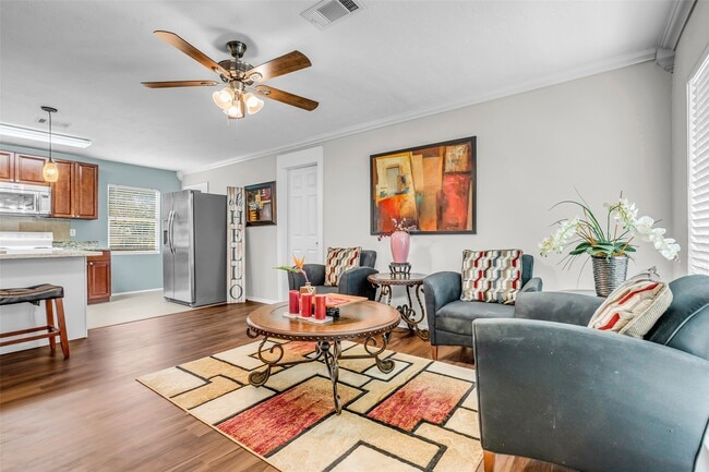Photo - 5746 Groveton St