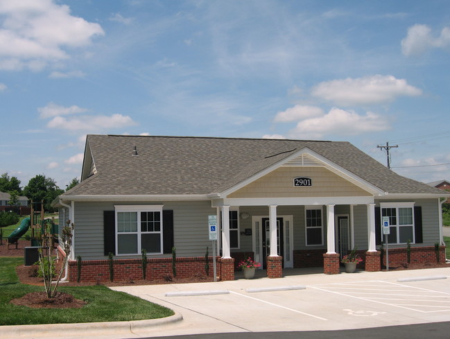 Auburn Trace Apartments