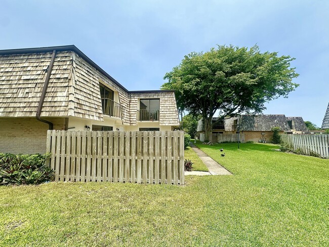 Photo - 173 Lake Arbor Dr
