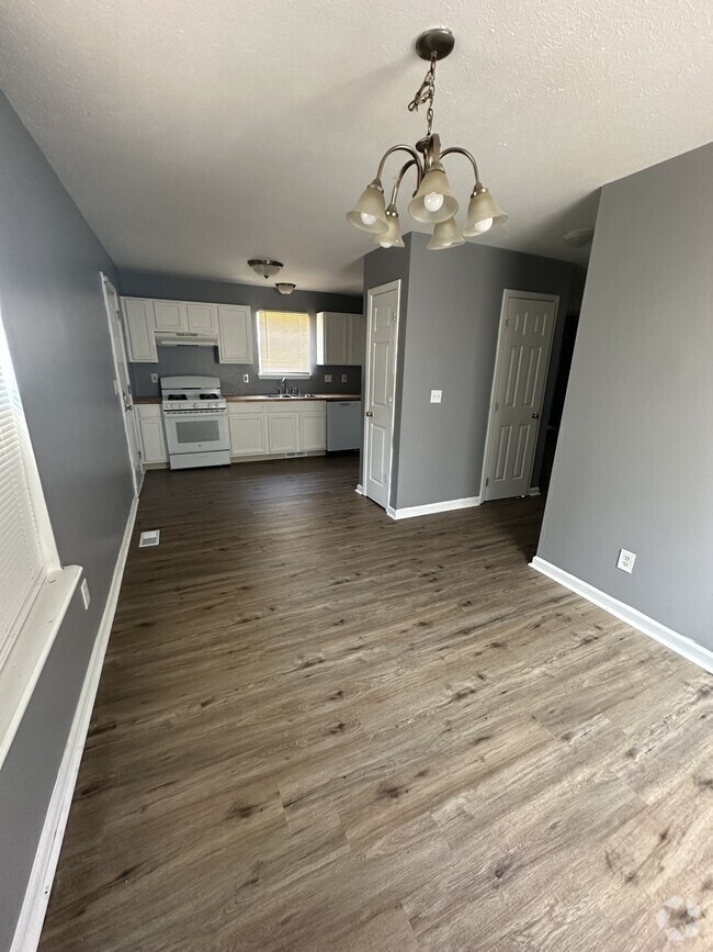 Building Photo - 2250 E 69th St Rental