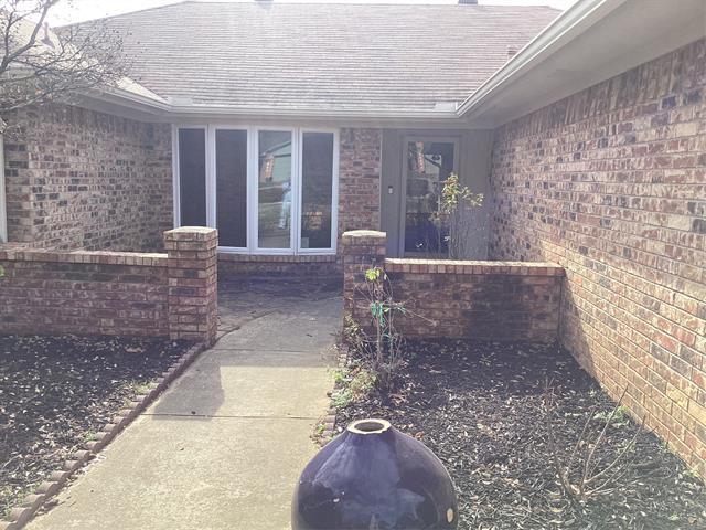 Photo - 2841 Southridge Dr