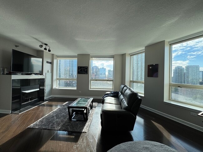 Photo - 600 N Kingsbury St Unit 1602